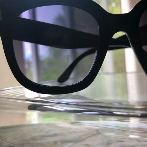 Tom Ford Sunglasses - Picture 3 of 8